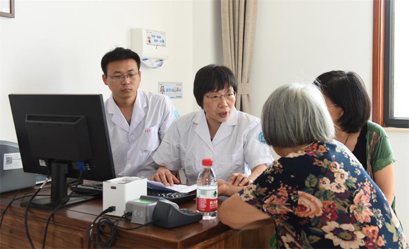 浙江省立同德医院主任中医师应栩华.jpg