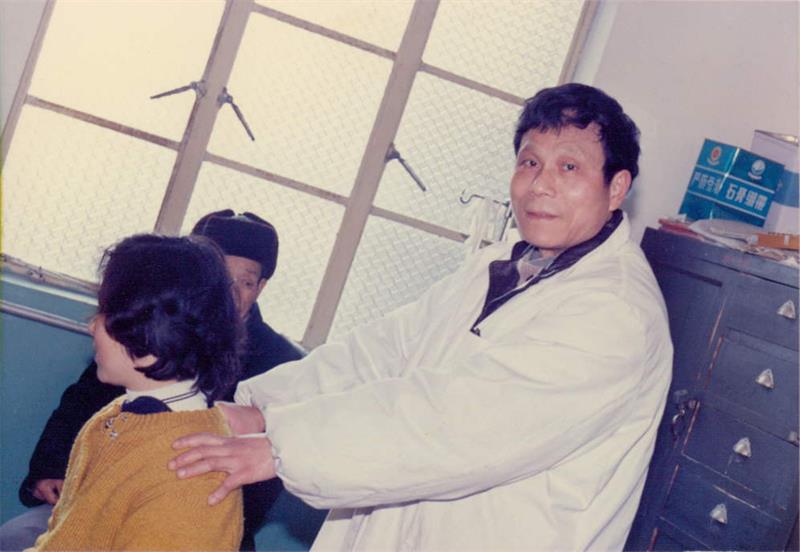 章毓龙.jpg