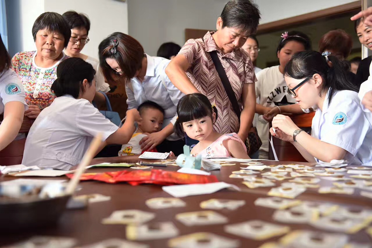 针灸推拿科开展的“三伏贴”中医特色诊疗.jpg