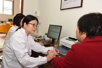 浙江省中医院主任中医师陈芳到院坐诊开方.jpg