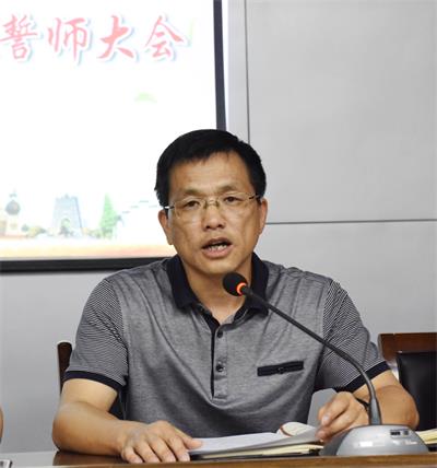 陈伟.jpg