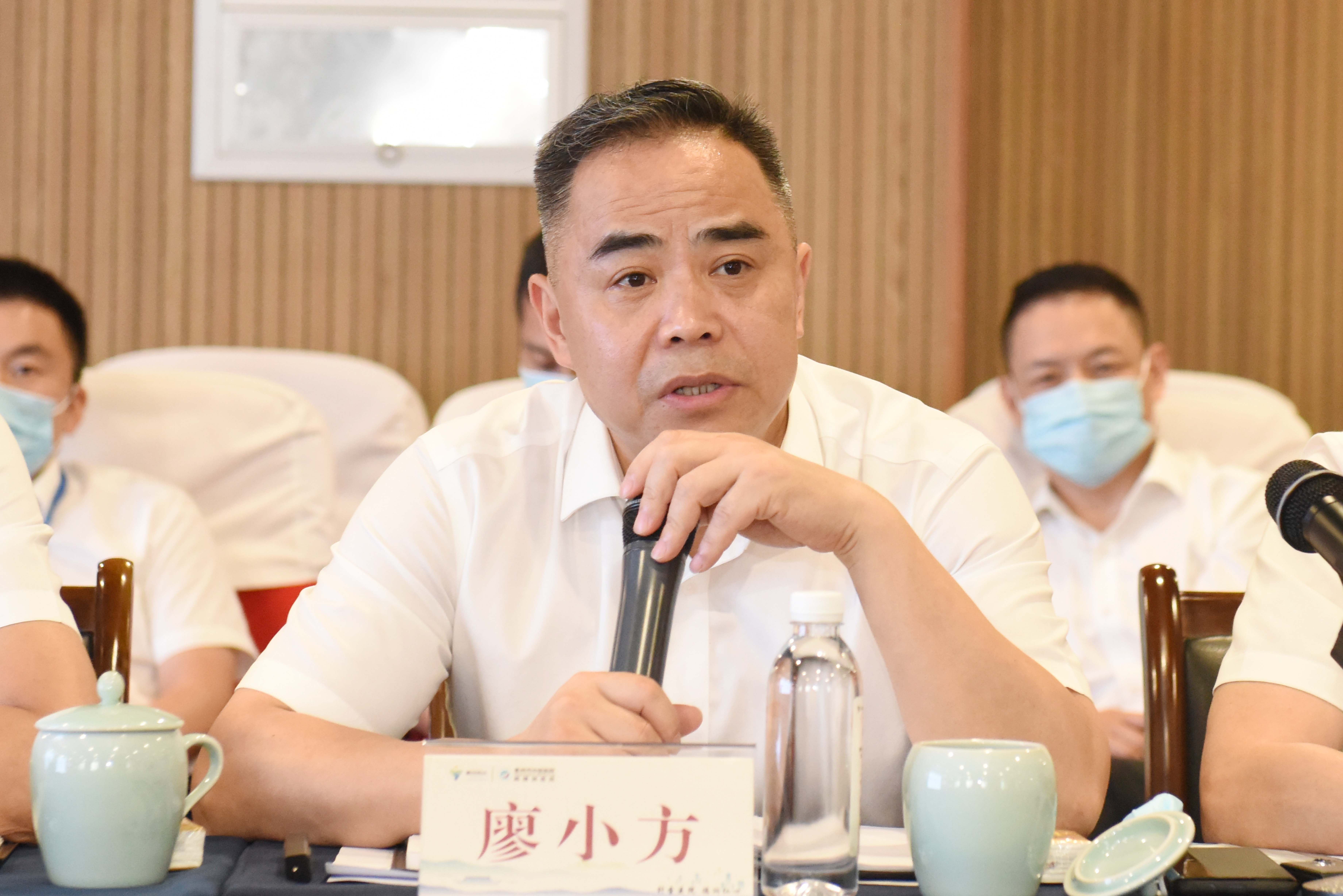 廖小方.jpg